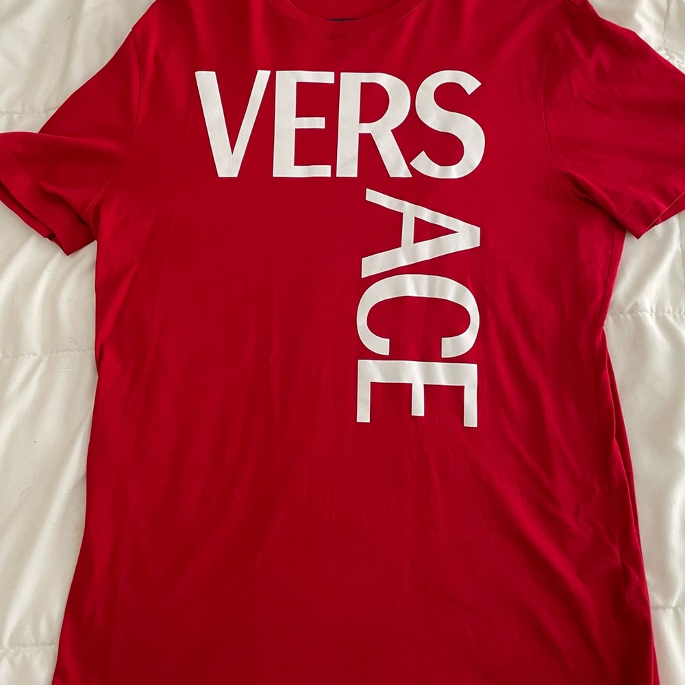 Versace Spell Out Mens Red Short Sleeve T Shirt Authentic Size Medium
